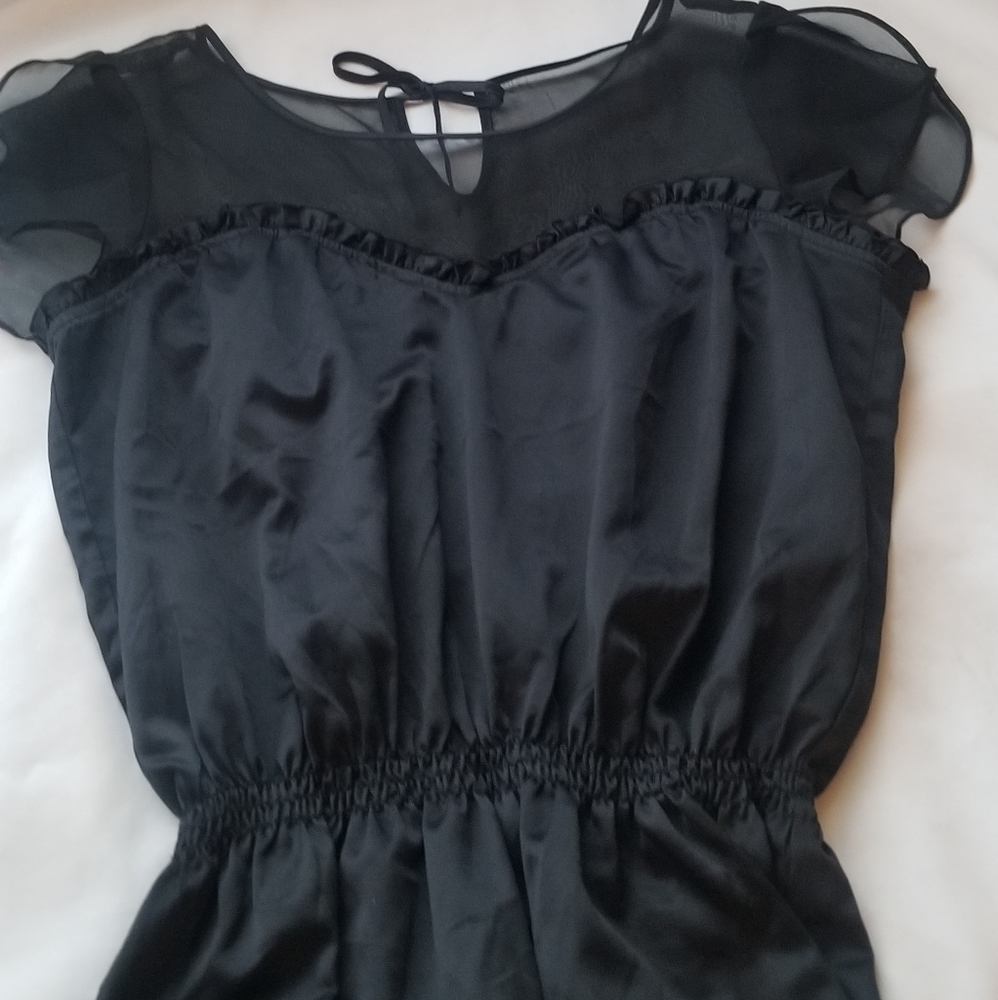 Womens size Medium DKNY blouse